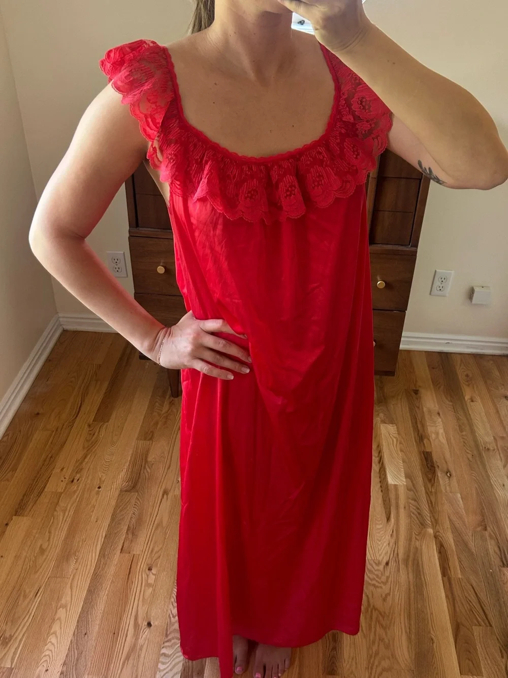 Vintage Red Lace-Trim Long Nightgown - Picture 4 of 8